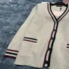 Kobiety dla kobiet designerskie kobiety jesienne zima nowe luźne kardiagn Casual V-deck-neck-ramię w swetrze Sweter żeński szyk szydełkowy odzież wierzcha KDZ7