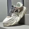 Stövlar chunky vinter casual sko för män 2024 man sneakers mens tennis lyx plattform utomhus arbete slitage anti slip designer