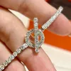 Tasarımcı Lüks Ladies Charm 925 Sterling Gümüş Bilezik Ünlü Fransız Mücevher Lüks Marka Klasik OT Düğmesi Kakma Tam Elmas Ana Moda Hediyesi