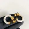 Ohrstecker aus 18-karätigem Gold mit M-Markenbuchstaben, Designer-Ohrstecker für Damen, Retro-Vintage-Luxus-Acryl-Kreis, doppelseitig, mit Ringen, Charm-Schmuck, Geschenk