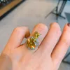 Pierścienie klastra Eyer Fine Jewelry Pierdzież dla dziewcząt kobiety zaręczynowe ślubne ślubne marki marki zielony kamień cyrkonia cZ palcem 2024