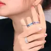 Pierścienie klastra trzygracje 2023 NOWOŚĆ modna niebieska cyrkonia sześcienna regulowana wielkość geometryczna pierścionek zaręczynowy dla kobiet codziennie biżuteria R246 YQ240109