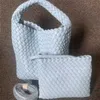 حقيبة Jodie Bottegaavenetas مصنوعة يدويًا معصمًا صغيرًا منسوجًا من المنسوجة سلة ماء دلو حقيبة أم متعددة الأزياء كتف كبير الكتف