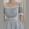 Robes de soirée 2024 Été Élégant Mode Robe en dentelle Casual Mince Bleu Français Fairy Veil Resort Midi Vintage Princesse