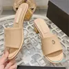 Womens Chunky Heels Sandals Slip On Slippers Designer Sheepskin Cloth Slides Mules Outdoor Leisure Shoe Luxurys Ladies Round Toes Beach