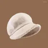 ベレー帽の女子ベレー帽の秋と冬のぬいぐるみ温かいスエード八角形の帽子レトロソリッドカラーミニマリストパイルキャップアクセサリー
