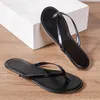 Hausschuhe Frauen Flip-Flops Hause Frauen Sommer Badeort Strand Schuhe Rutschfeste Clip Flache Sandalen Damen Outdoor Weich