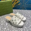 Womens Studs Flat Slide Slippers Sandaler Luxurys Designer Silver Stud äkta läderrosa gröna svarta vita orange Interlocking Quality Flip Flops