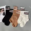 Män och kvinnors sportstrumpa Disigner PRA Brand Sock for Woman Stocking Pure Cotton Sport Sockings Sock Absorberande andningsbara korta båtstrumpor Lyxsportstrumpeband strumpeband