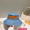 Cappellini firmati Luojia Nuovo cappello da pescatore con nastro stampato con rete rossa Stessa etichetta in pelle Protezione solare in denim e cappello parasole K7Y3