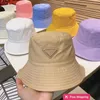 Designer Berets Triangle Label Fisherman Hat 21 Mångsidig snabbtorkning Koreansk solvisor Cap P Family Trend Solid Color Par Sun Visor Cap Hlyu