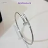 Bracciale Carter di design classico nuovo di zecca Bracciale in versione raffinata popolare su Internet, lo stesso prodotto in live streaming nella confezione regalo di San Valentino