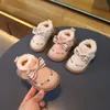 ベビーブーツ冬の革のかわいい女の子の靴とベルベットの温かい綿の子供たちプリンセスソフトボトム幼児の足首ブーツ240109