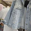 Trabalho pesado pérola diamantes denim jaqueta feminina solta curto cowboy outerwear vintage azul buracos grande bolso jeans jaqueta casaco feminino 240109