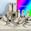 Beschreibung 1977 Designer-Sneaker, luxuriöser Stoff, dickbesohlte Schuhe für Damen, Italien, Freizeitschuhe, Low-Top-Buchstabe G, hochwertiger beigefarbener Ebenholz-Canvas-Tennisschuh, Größe EUR 35–45
