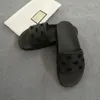 Partihandel män kvinnor sandaler skor tofflor trycker glid sommar bred platt dam sandaler tofflor