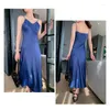 Casual Dresses Women Mid-Längd Satin Slip Dress Solid Color V Neck Spaghetti Strap Bottomkjol Sexig Sleeping Nightwear