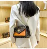 2023 Classic Style Postman Bag Top Material Luxury Designer Bag Original Hårdvarokedjepåse Casual One Shoulder Crossbody Bag