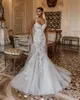 Abiti da sposa semplici a sirena in pizzo Appliques Abiti da sposa Senza spalline Collo a cuore Vedi attraverso l'abito a strascico senza schienale