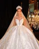 Luxury Ball Gown Wedding Dresses paljetter Brudklänning Slim Fit Princess Dress O Neck Sweep Train Långärmar Custom Made Made