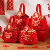 Presentförpackning 4st kinesiska retro röda ihåliga godispåsar handväska förvaring traditionell påse bröllopslåda