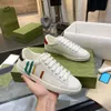 Casual Shoes 10A Italy Bee Ace sneaker Women White Flat Leather Shoe Green Red Stripe Embroidered Tiger Snake Couples Trainers Chaussures 001