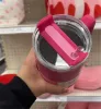 Estoque dos EUA Cosmo Pink Parada 40 onças de aço inoxidável Co Branded Flowstate Tumbler Flamingo 40 onças Quencher H2.0 Caneca de presente do dia dos namorados Red Target Cups g0110