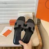 Luxury summer beach slippers designer women sandals mens casual shoes outdoor slides flat bottom with buckle holidays unisex genuine leather