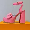 Ontwerpers Sandalen Dames Designer Mode Gesp Decoratie Roze Lakleer 11cm Schoenen Met Hoge Hakken 35-41
