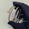 Modearmband Carter Ladies Rose Gold Silver Lady Bangle Nail Full Diamond Armband Womens V Gold Version överdriven ljus lyx har presentförpackning