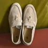 2024 New Womens Dress Shoes Loafer Loro Summer Charms 워크 캐주얼 발목 신발 남자 모카신 샌드 가죽 고급 디자이너 피아노 평평한 야외 여행 운동화 크기 32-46