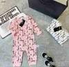 Merk baby jumpsuits Volledige print van geruite letters jongens meisjes Pluche set Maat 59-90 zachte pasgeboren baby Kruipen pak Jan10