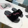 Luxurys Pantofole da donna Scivolo in lana Pelliccia invernale Soffice lettere pelose Sandali Caldi e comodi Scivoli Fuzzy Girl Infradito Pantofola 5 colori 35-40