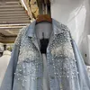 Trabalho pesado pérola diamantes denim jaqueta feminina solta curto cowboy outerwear vintage azul buracos grande bolso jeans jaqueta casaco feminino 240109