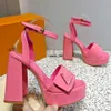 Ontwerpers Sandalen Dames Designer Mode Gesp Decoratie Roze Lakleer 11cm Schoenen Met Hoge Hakken 35-41