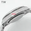 La montre TW a un diamètre de 40 mm avec un mouvement à deux heures 2824GMT miroir en verre saphir Bracelet en acier inoxydable 904L Système d'extension de chaîne réglable de 5 mm