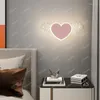 Lâmpada de parede quarto infantil nórdico criativo fundo dos desenhos animados quente romântico princesa quarto em forma de coração cabeceira
