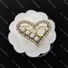 Retro Perzik Hart Broches Designer Parel Broches Brief Diamant Liefde Broche Dames Pak Jas Kraag Broche Sieraden