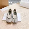 Dame sexy Tabi Ballerinas Freizeitschuh Schaffell Designer Damen Geschenk Outdoor Walk Loafer Flache Ferse Slipper Maisons Sandale MM6 Sommer Margiela Strandkleid Schuh