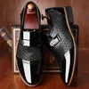 Scarpe da uomo Pelle Goffratura Classica Moda Lusso uomo Resistente all'usura Antiscivolo Calzature uomo Antiscivolo Nero 240110