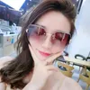 Designer Solglasögon Kvinnors Glasögon Nya Instagram Solglasögon Kvinnor Frameless Crystal Trimmade Travel Party Gifts UV Resistenta Solglasögon