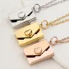 Anhänger-Halsketten, personalisierte 18 Karat vergoldete Umschlag-Halskette aus Edelstahl mit Gravur „Love You Heart“ für Paare