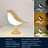 1pc Magpie Light Light ، ضوء ليلة طيار لطيف مع التحكم في اللمس ، مصباح طاولة للعلاج العطري القابل لإعادة الشحن الحديثة لديكور مكتب حضانة غرفة النوم.