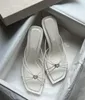 2024 Verão Moda Mulheres Indiya Sandálias Sapatos Square Toe Nappa Couro Corações Cristal Mule Slim Knotted Straps Sandalias Senhoras Salto Alto EU35-41 Com Caixa