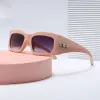 Óculos de sol de designer para mulheres óculos de luxo para homens na moda legal letras douradas BB óculos de sol clássico férias ao ar livre proteção UV óculos moda presentes
