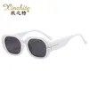 Designer solglasögon fashionabla t hus solglasögon för män och kvinnor på gatuutställningen, insatt små ramglas, ovala ramsolglasögon z3lv