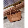 Venetaabottegas Bag High Grade Pure Handmade Woven Niche Tote Handbag Women's 2024 Versatile Vegetable Basket Crossbody