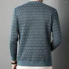 Suéteres masculinos 2024 outono e inverno em torno do pescoço pulôver colorido manga comprida listrado camisola de malha inferior moda casual commuter tops