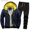 Survêtements pour hommes 2023 automne et hiver hommes deux pièces ensemble hiver peluche épaissie sport ensemble hommes chaud couleur unie décontracté hommes ensemble T240110