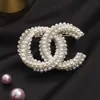 Designer broche marca de luxo c-letra pinos broches jóias feminino pino festa de casamento jóias acessórios ama presentes